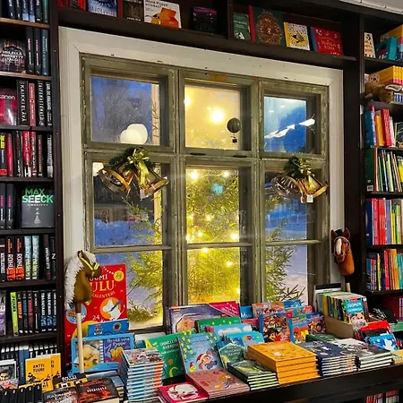 Vinhan Kirjakauppa Hotel