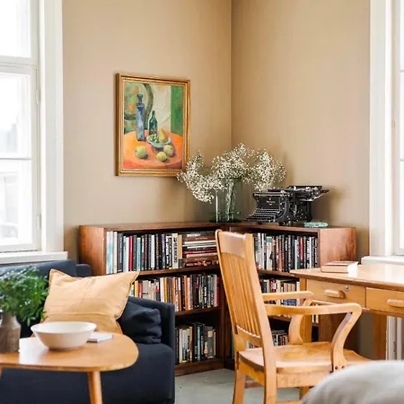 Vinhan Kirjakauppa Hotel 4*